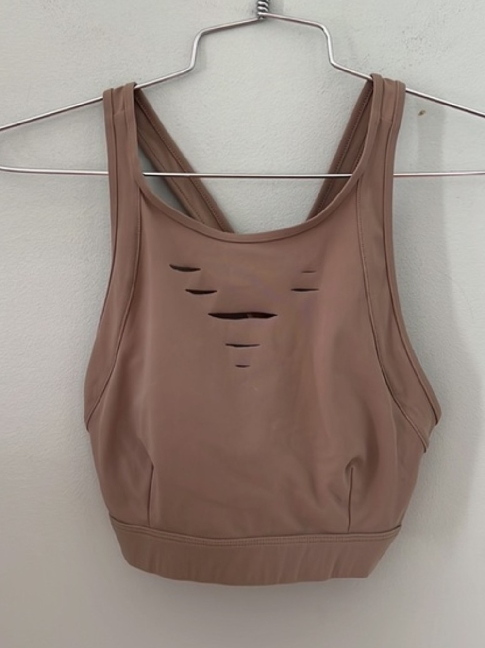 ALO Gravel Ripped Warrior Crop Sports Bra
